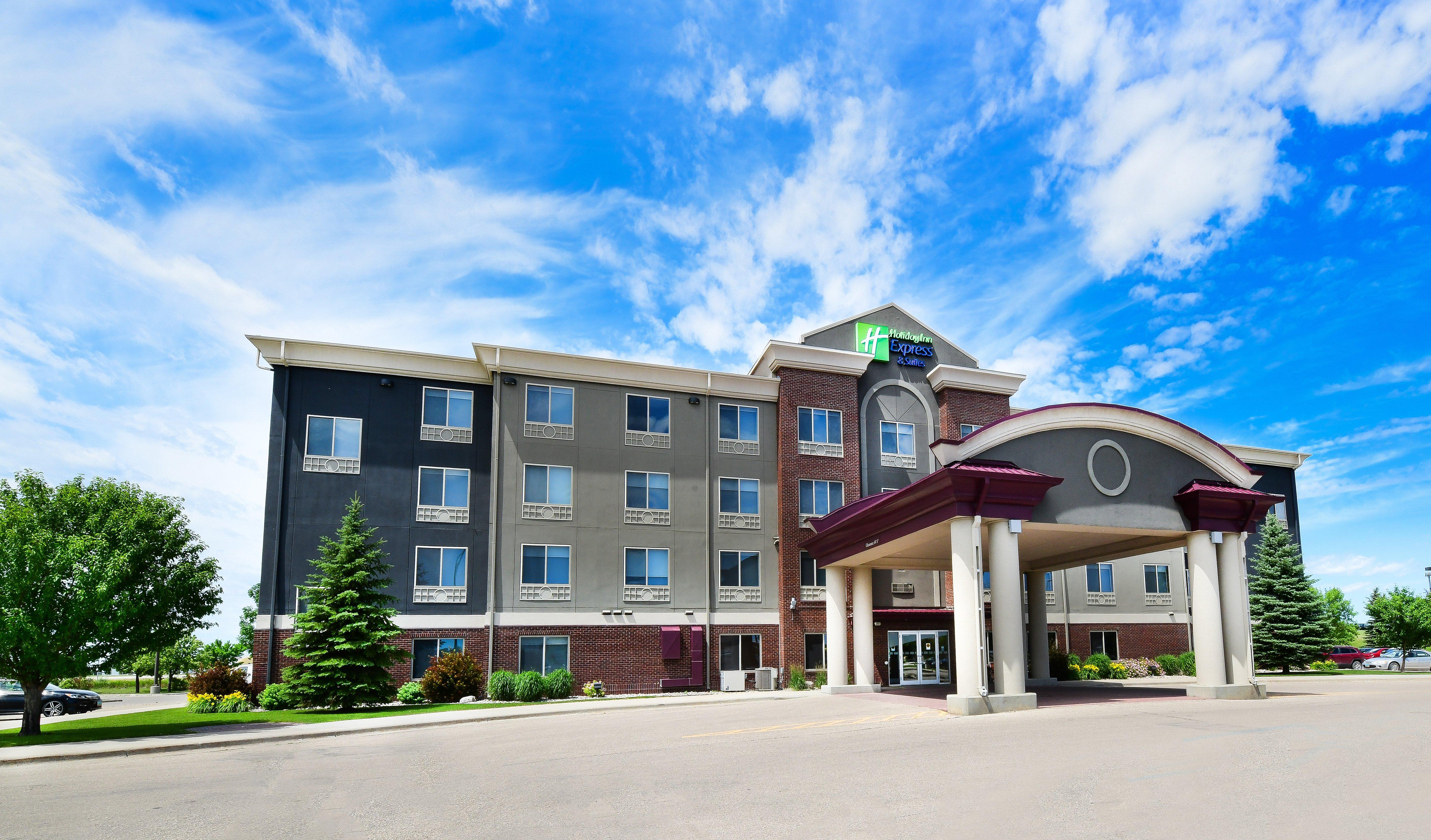 Holiday Inn Express Hotel & Suites Grand Forks, An Ihg Hotel Exterior foto