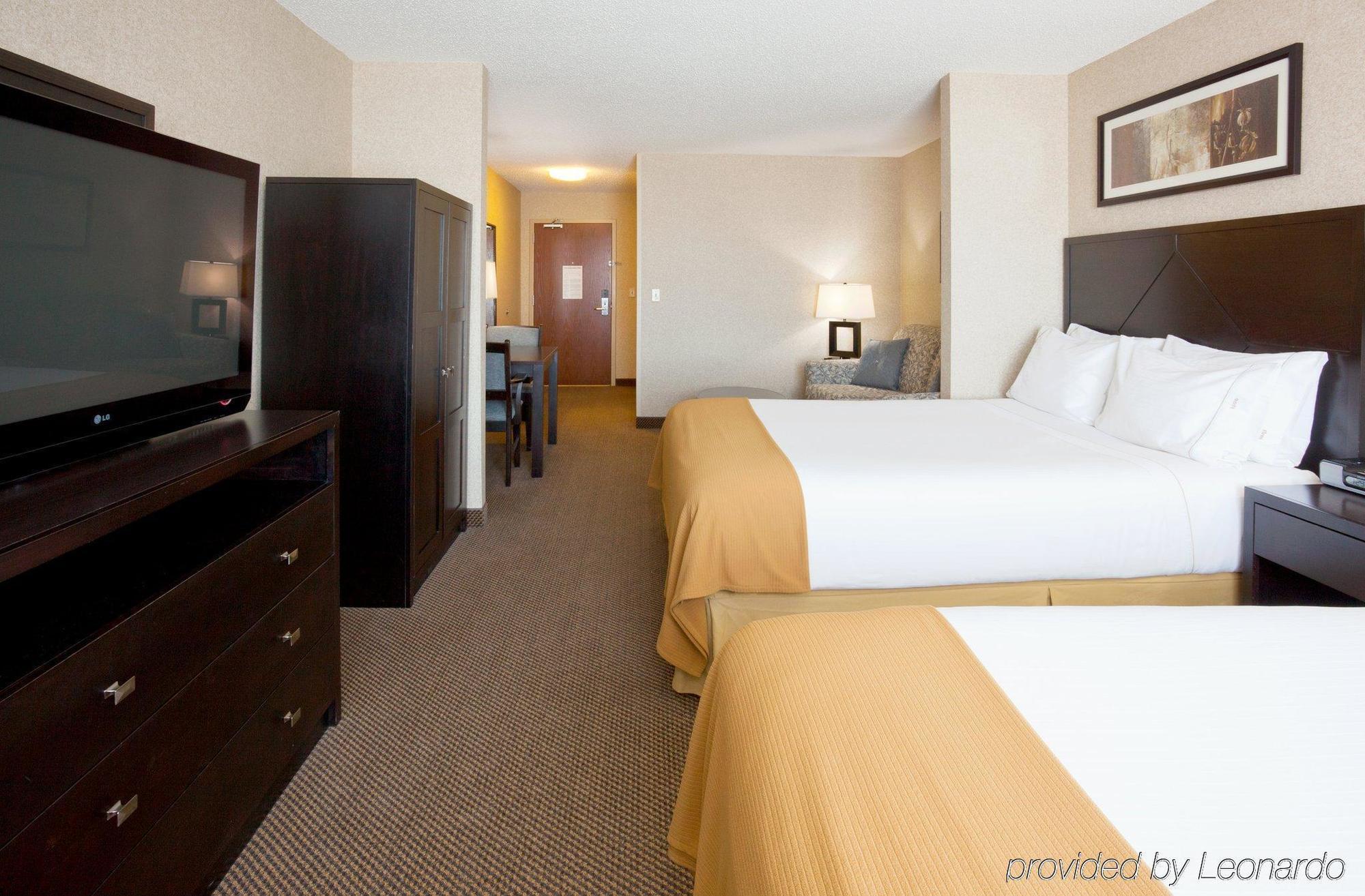 Holiday Inn Express Hotel & Suites Grand Forks By Ihg Quarto foto